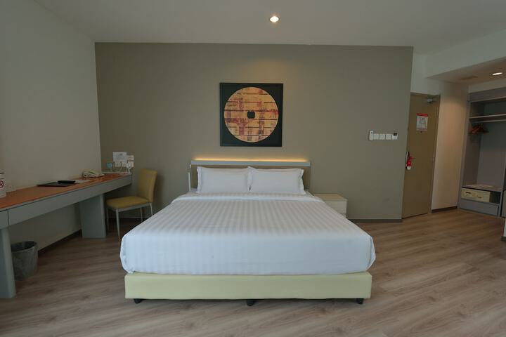 Room 12 of 78