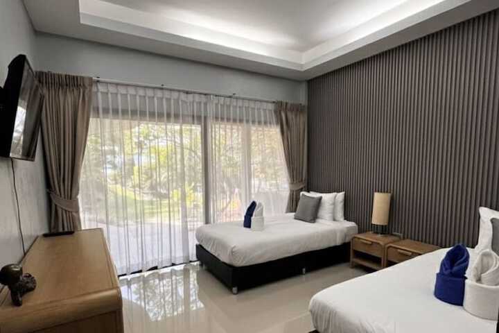 Room 18 of 80