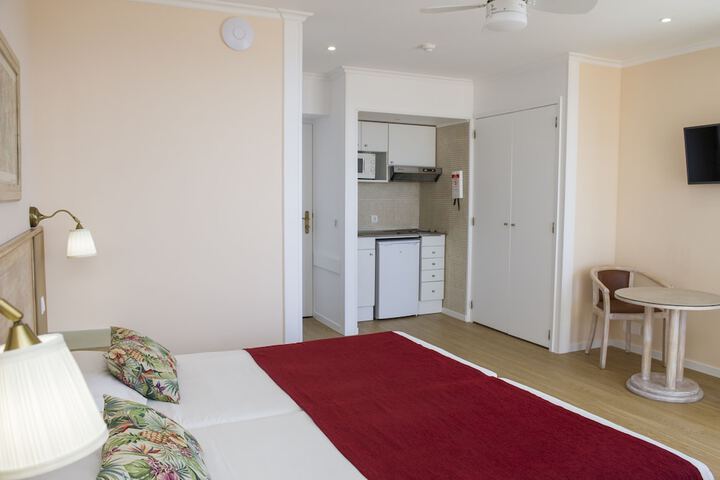 Room 9 of 66