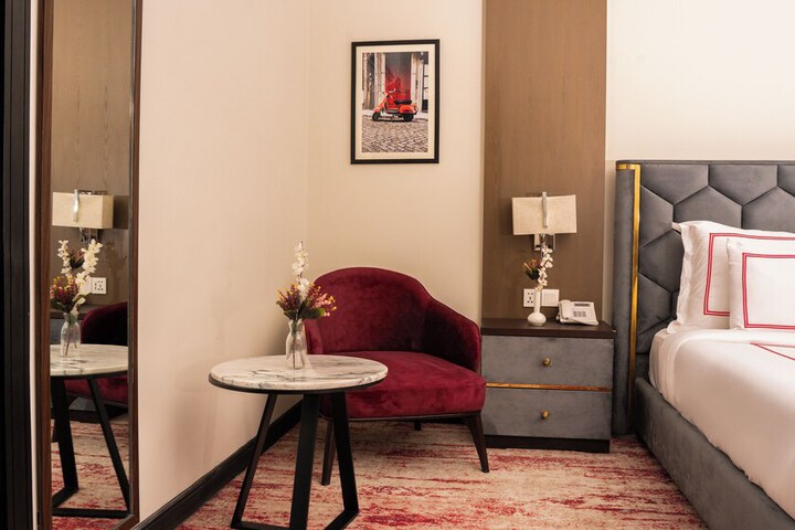 Room 9 of 30
