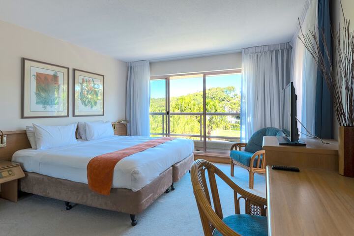 Room 6 of 114