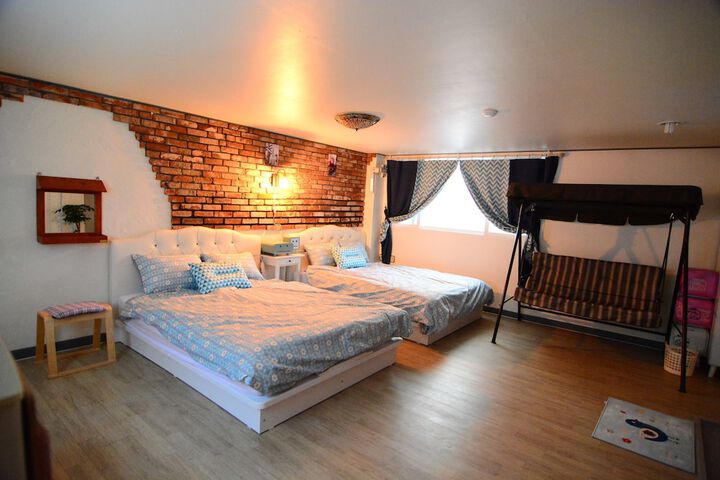 Room 19 of 264