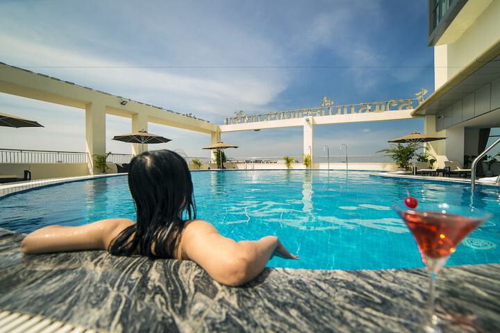 Pool Hotel