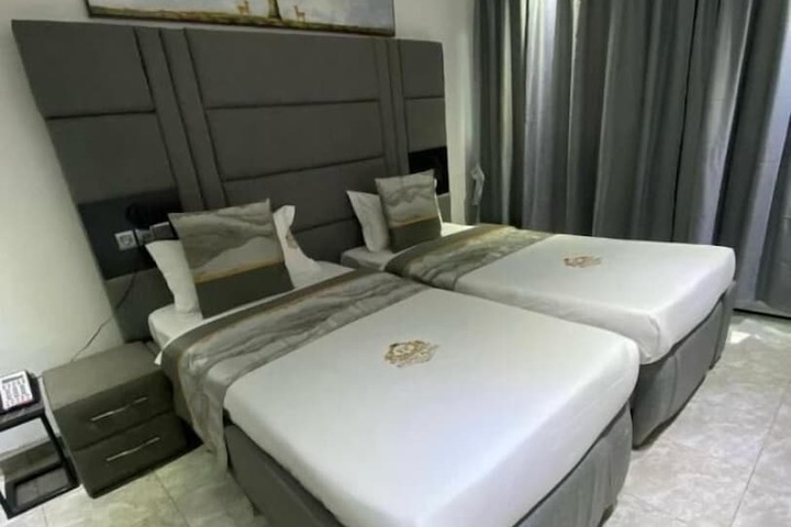 Room 13 of 31