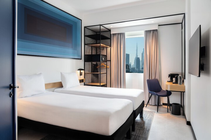 Room 9 of 95