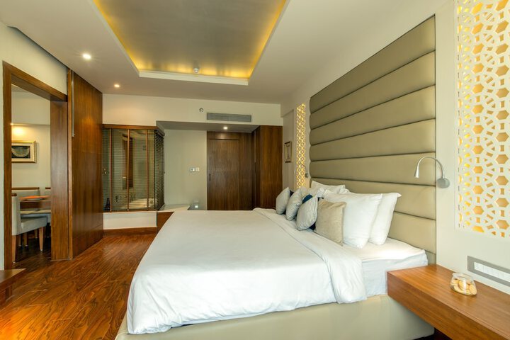 Room 10 of 52