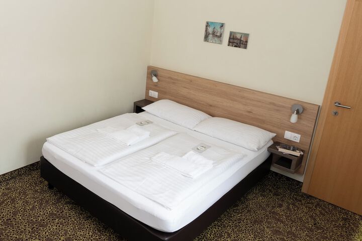 Room 30 of 141