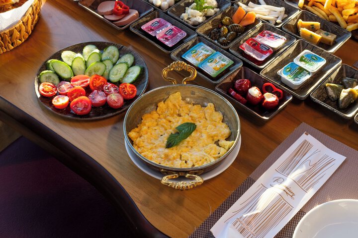 Breakfast/Coffee Service 60 of 90