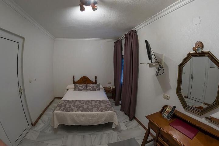 Room 12 of 41