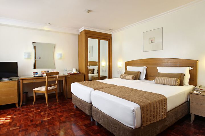 Room 20 of 117