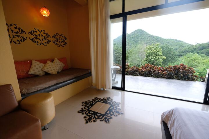 Room 13 of 65