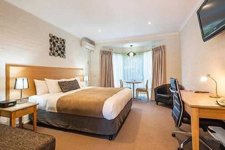 Room 16 of 26