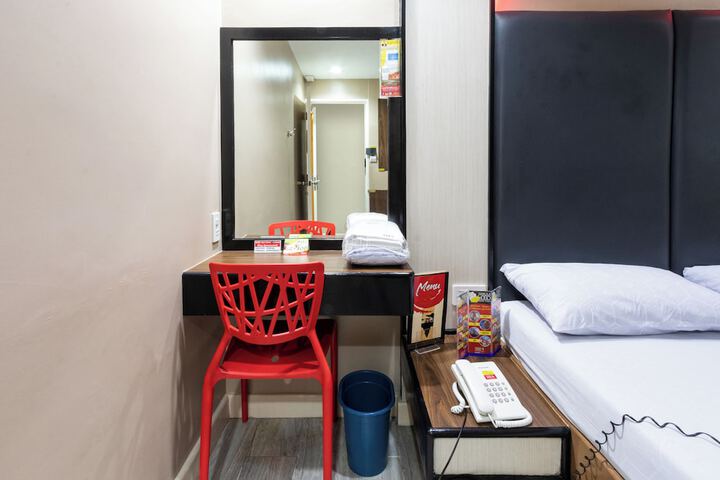 Room 12 of 29