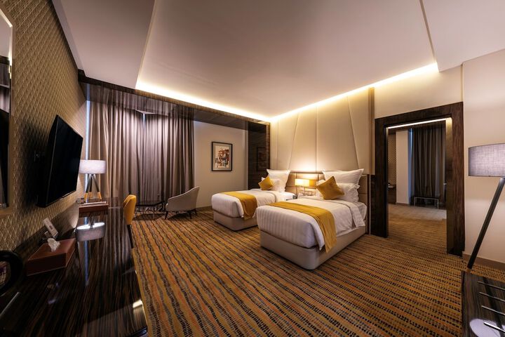 Room 8 of 21