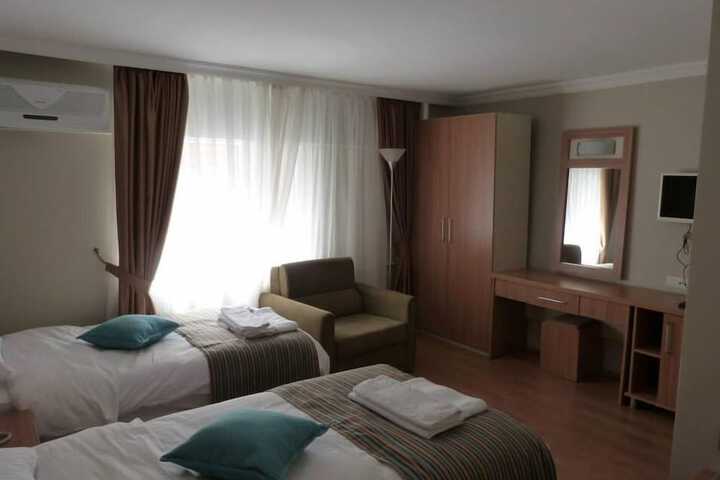 Room 11 of 28