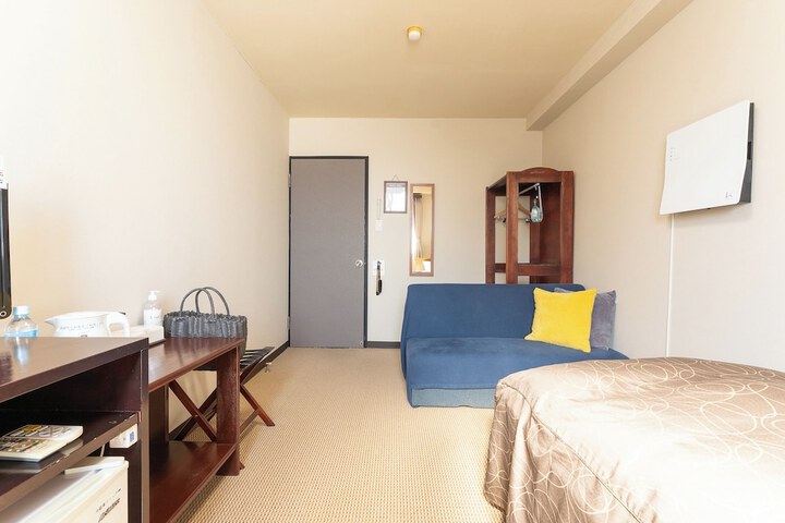 Room 27 of 91