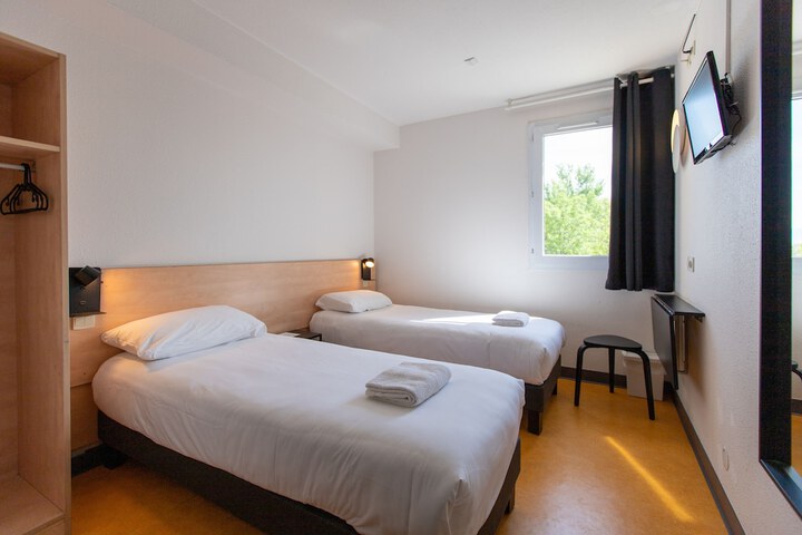 Room 4 of 39