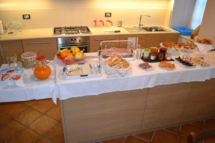 Dining 44 of 60