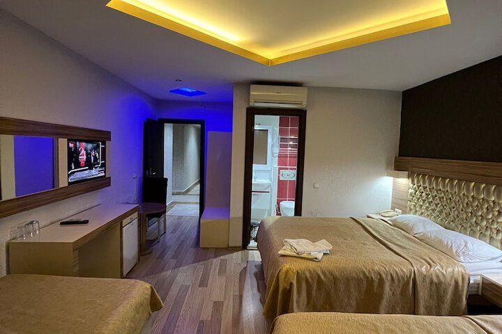 Room 11 of 65