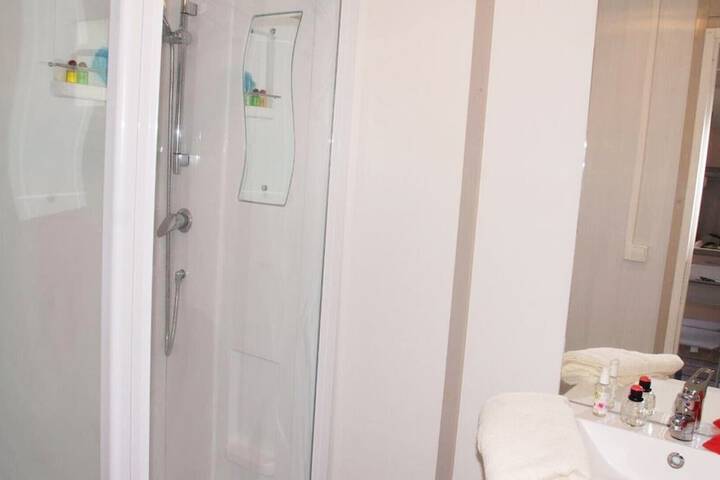 Room 137 of 182