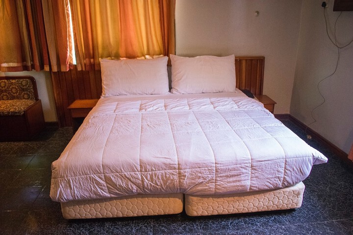 Room 4 of 38