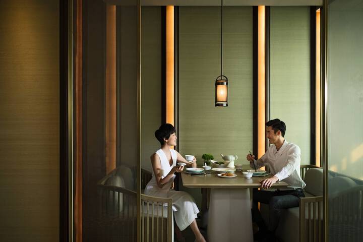 Dining 54 of 96