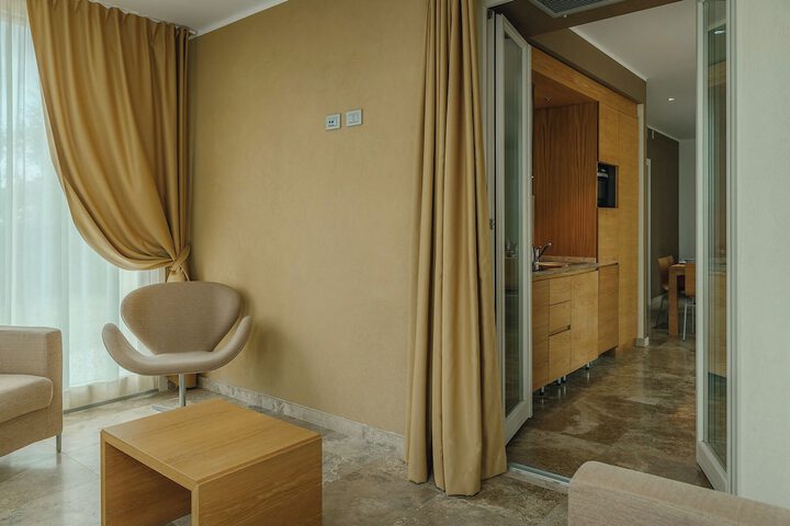 Room 30 of 66