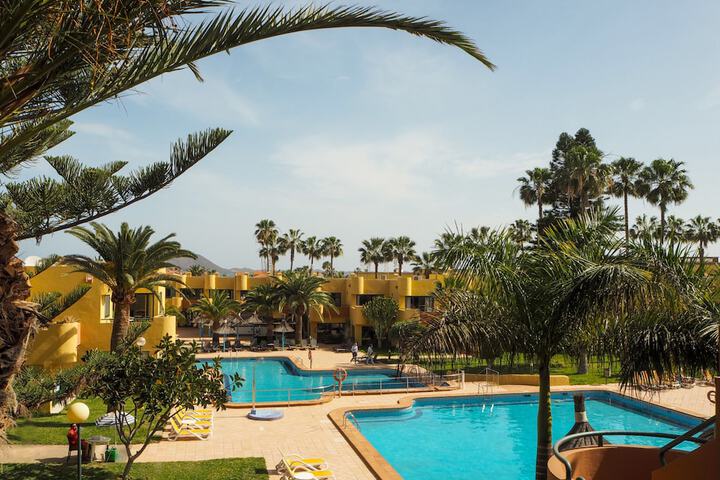 Pool Hotel