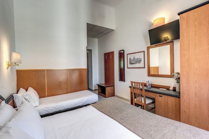 Room 46 of 82