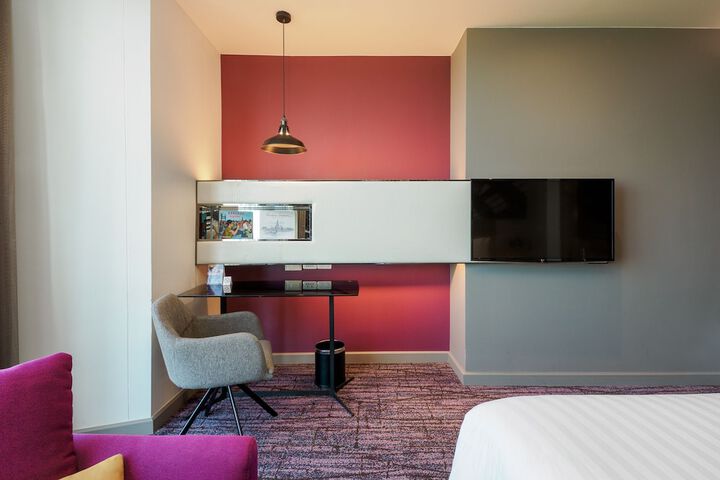 Room 6 of 75
