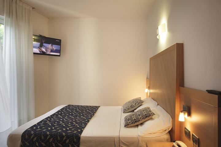 Room 18 of 65