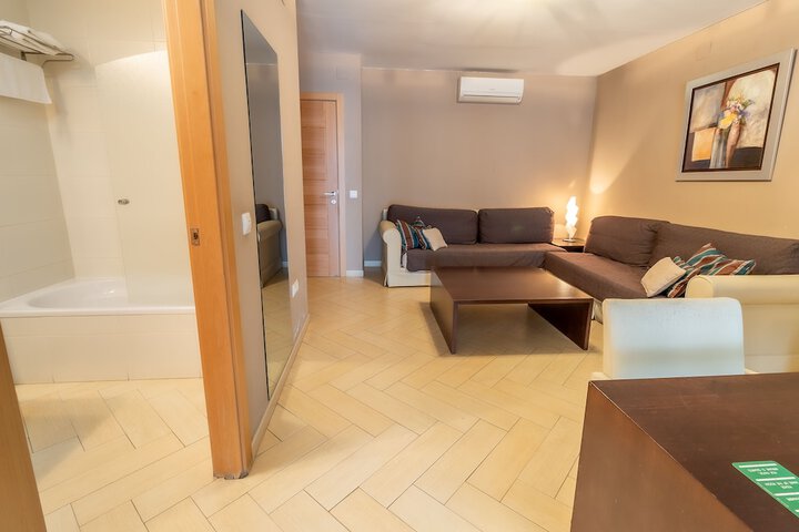 Room 46 of 74