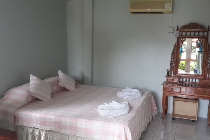 Room 2 of 17