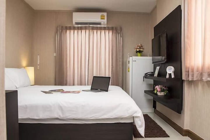 Room 10 of 31