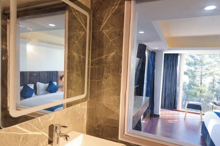 Room 14 of 24