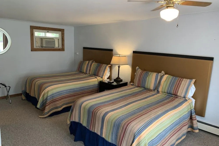 Room 4 of 9