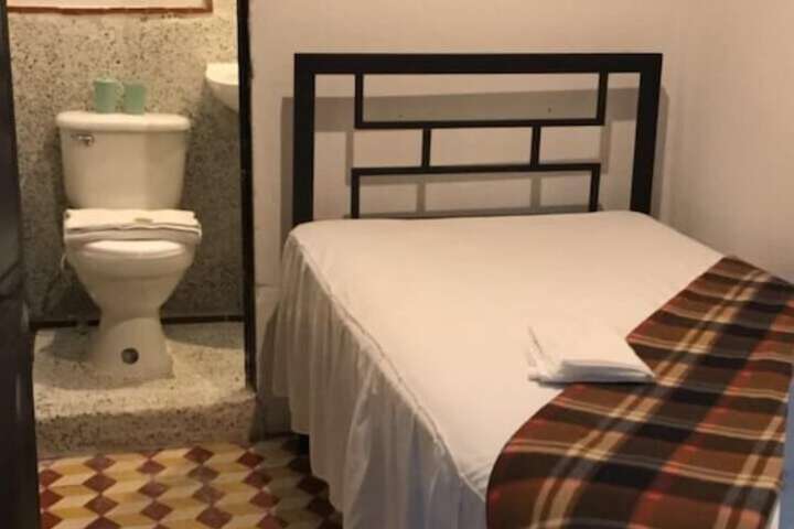 Room 7 of 32