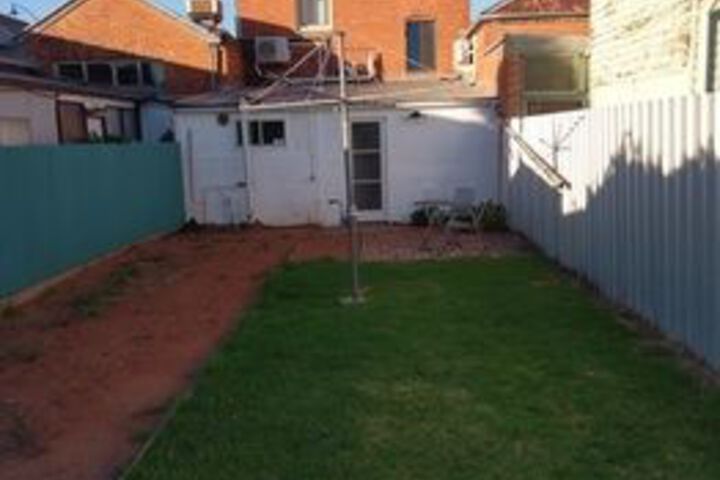 Hotel Exterior 5 of 37