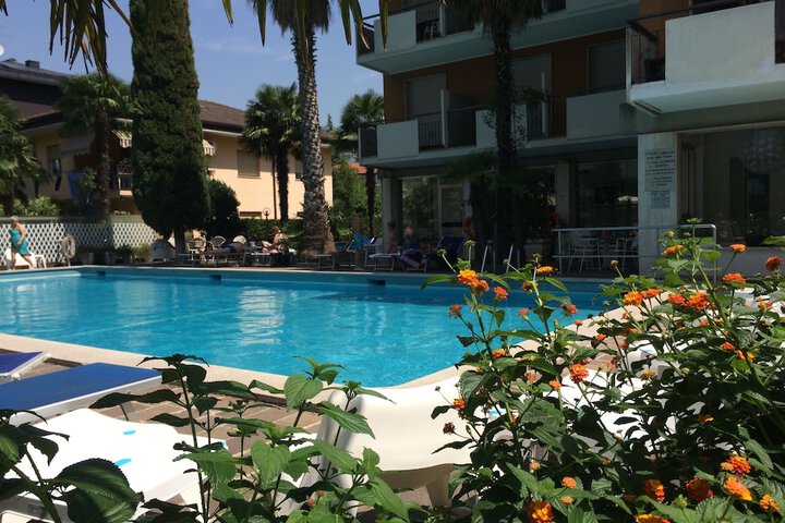 Pool 23 of 59