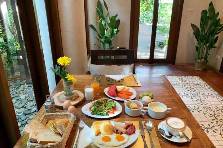 Dining 89 of 140