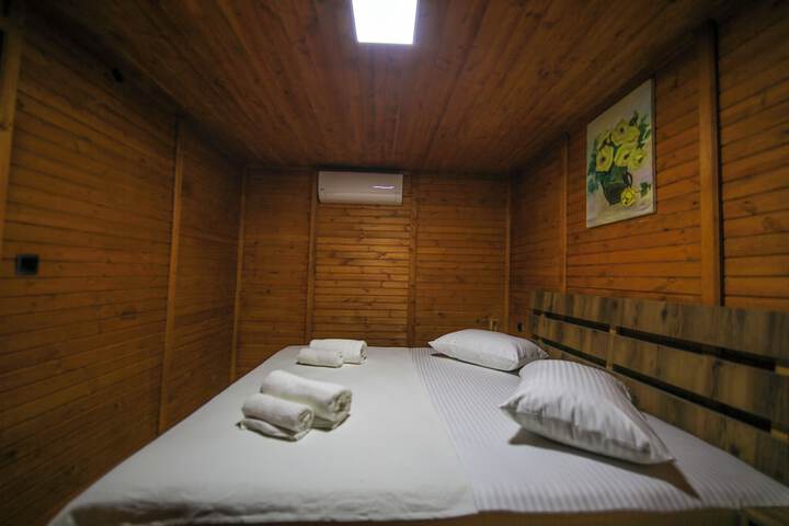 Room 13 of 74