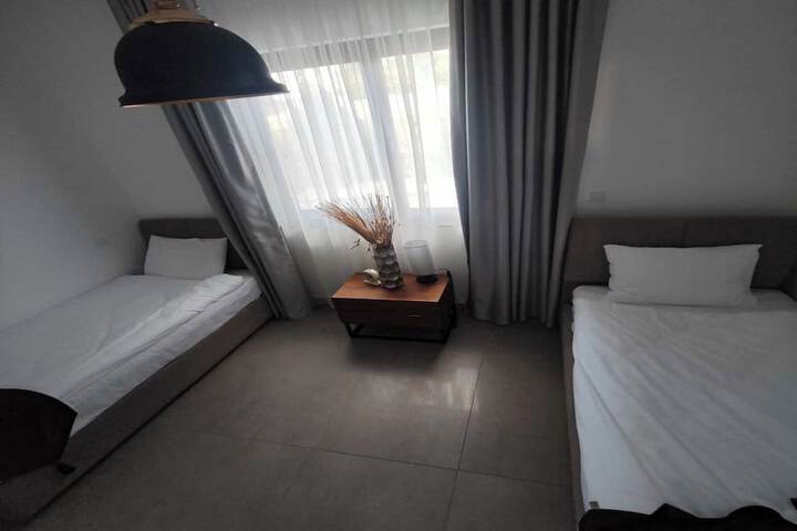 Room 29 of 196