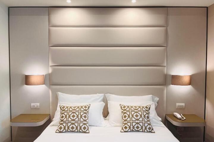 Room 15 of 42