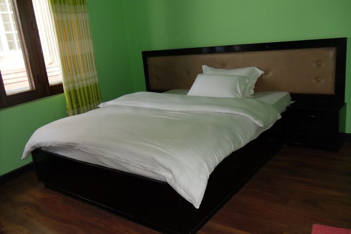 Room 4 of 22