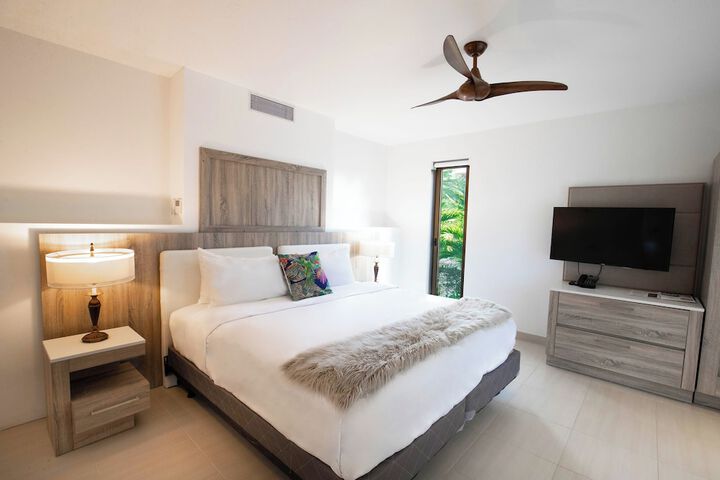 Room 15 of 109