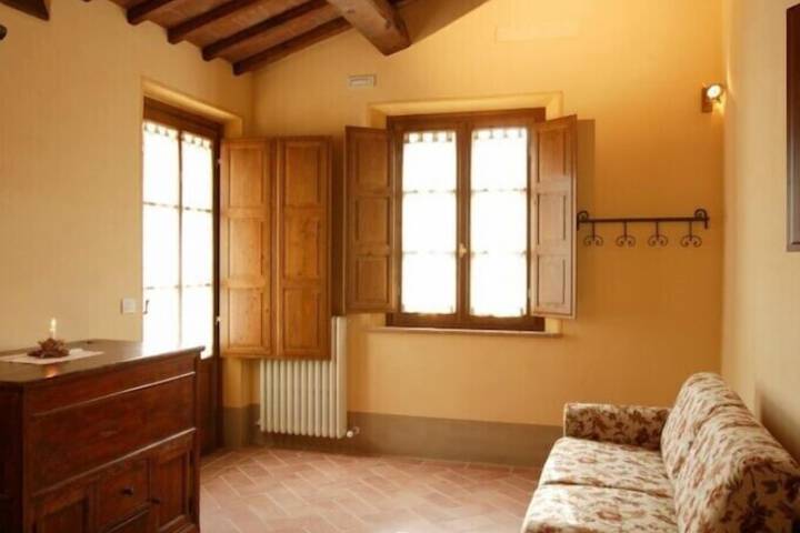 Room 11 of 24