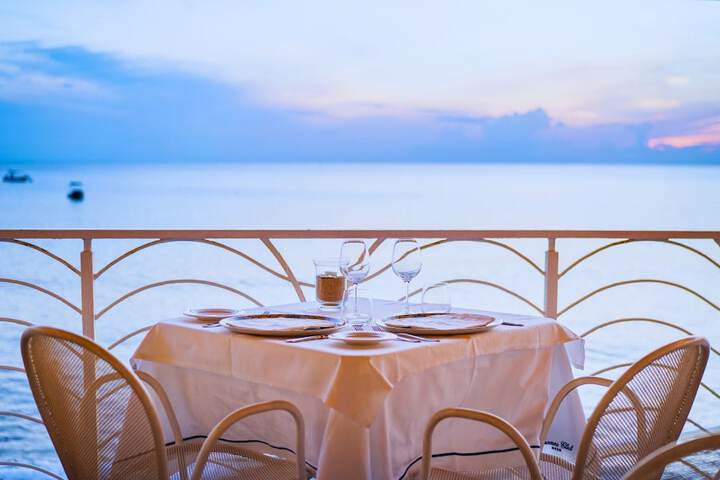 Dining 38 of 75