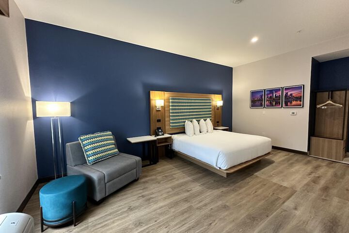 Room 30 of 69