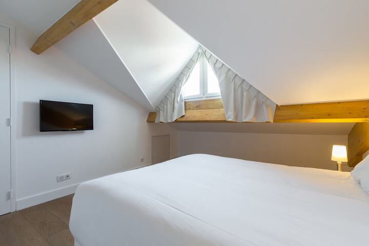 Room 3 of 66
