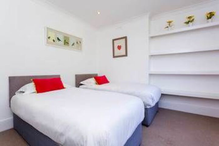 Room 5 of 20